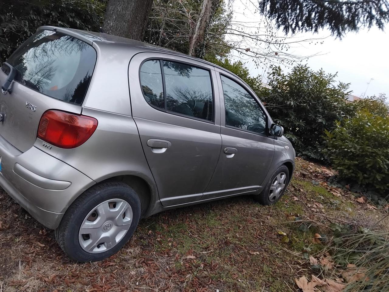 TOYOTA YARIS 1.0i 16V cat 5 porte