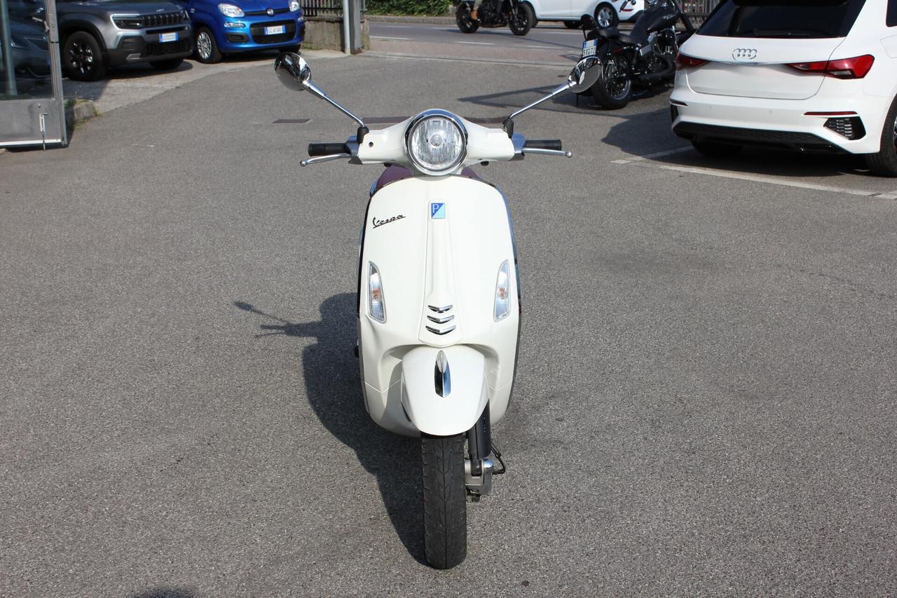 Piaggio Vespa 50 Primavera 4T POCHISSIMI KM!!