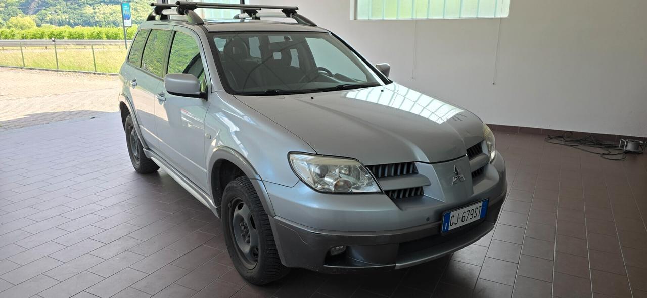 Mitsubishi Outlander 2.0i 16V 4WD Automatica Gancio
