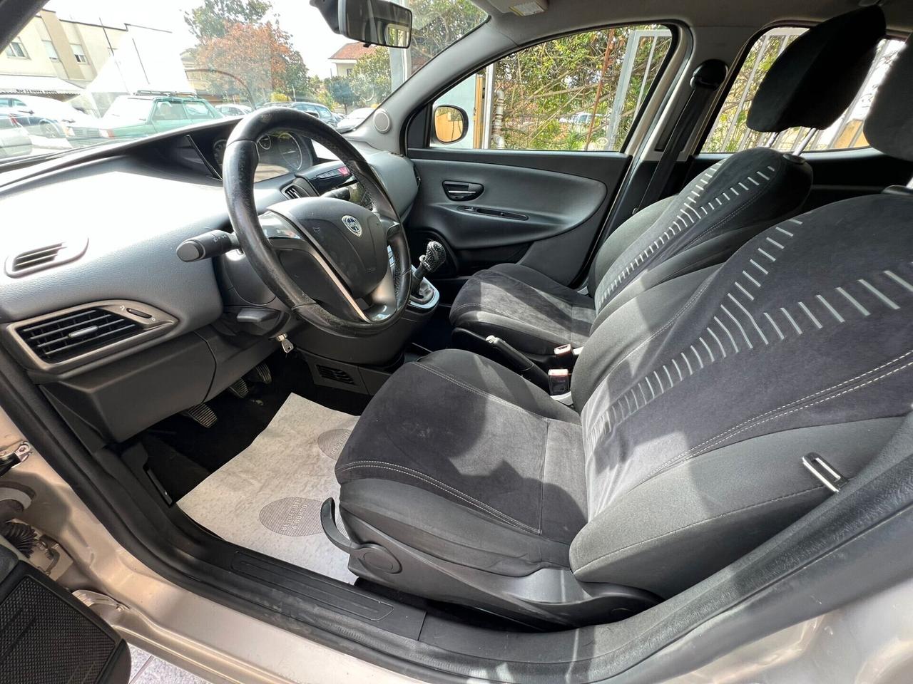 Lancia Ypsilon 1.2 69 CV 5 porte GPL Ecochic Silver