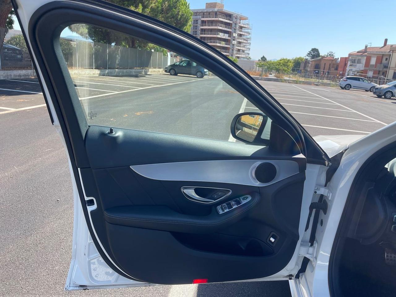 Mercedes-Benz C 220 D Premium #12031