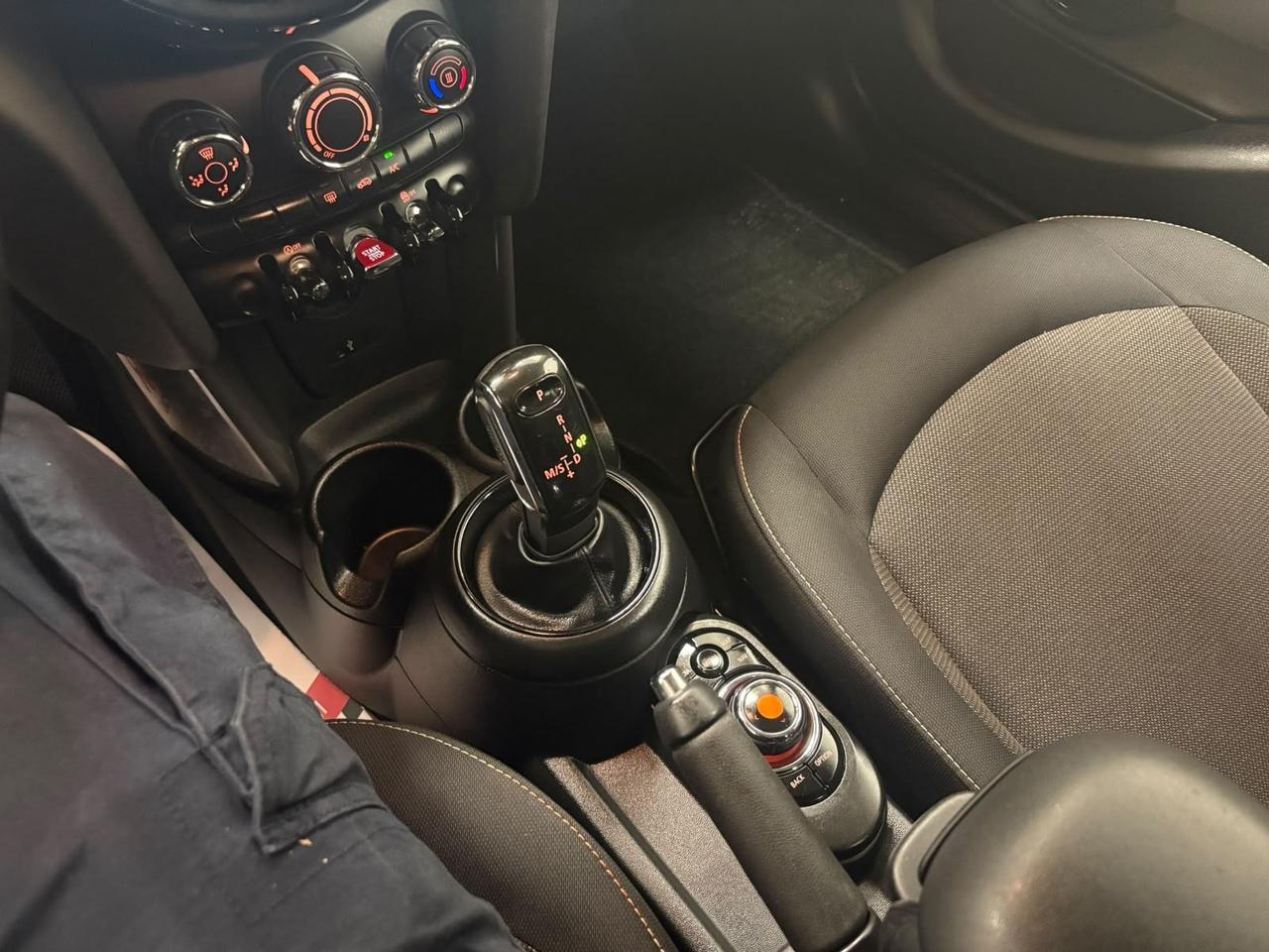 Mini Cooper 1500 D Baker Street Unipro 2019