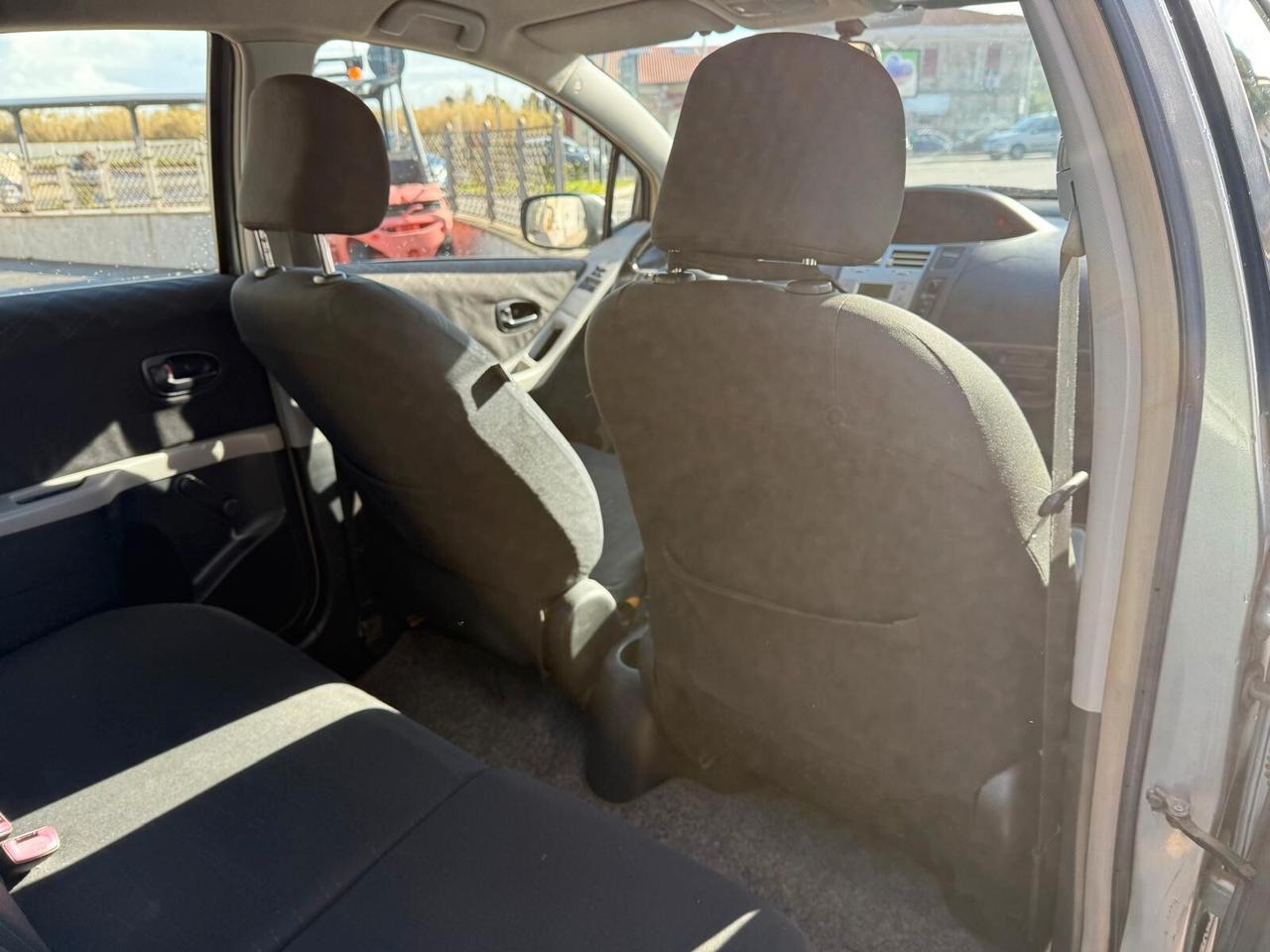 Toyota Yaris 1.0 5 porte Sol