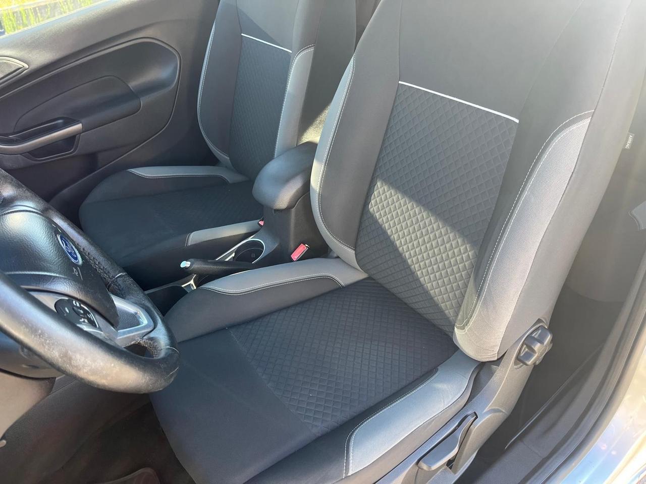 Ford Fiesta 1.6 TDCi Titanium GRANDINATA