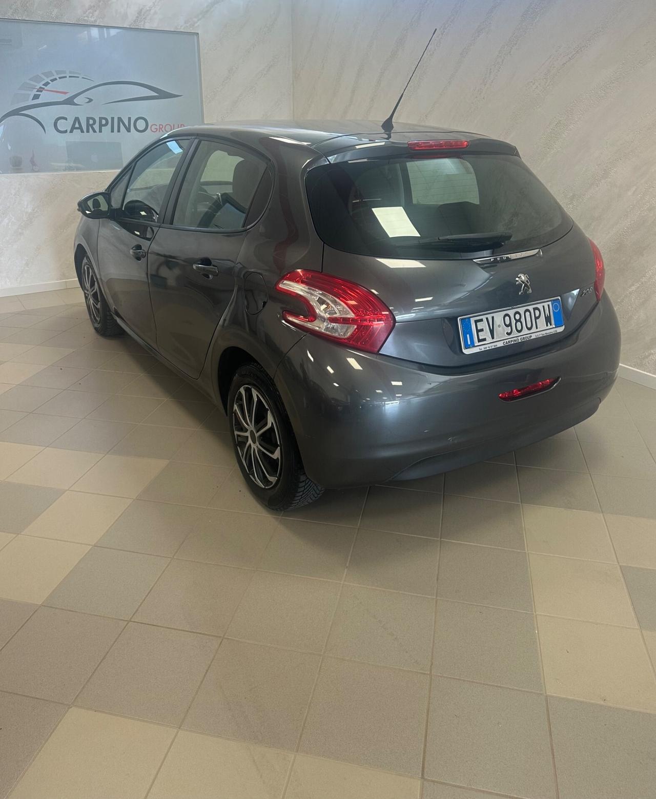 Peugeot 208 1.4 HDi 68 CV 5 porte Allure