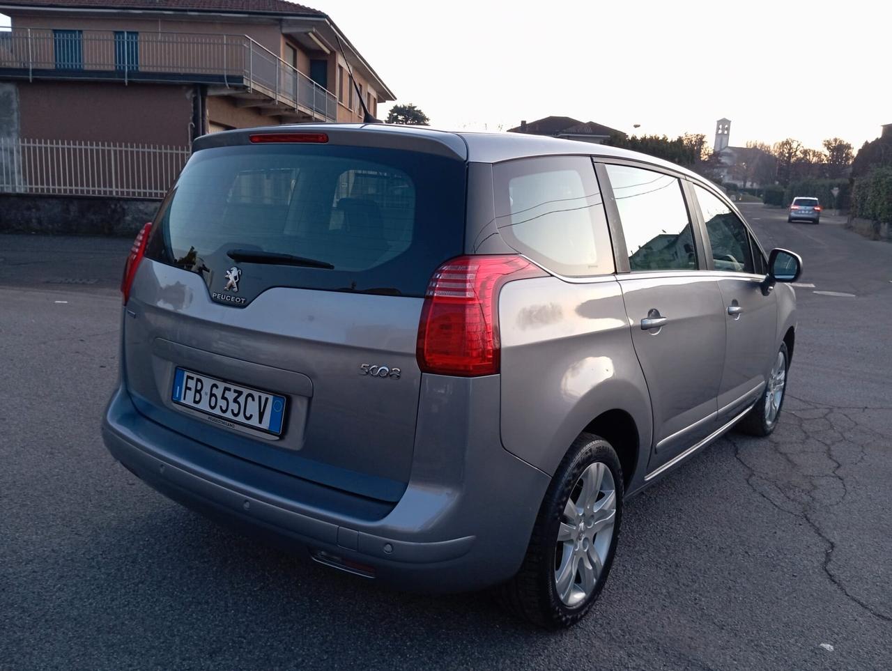 Peugeot 5008 BlueHDi 120 EAT6 S&S Allure