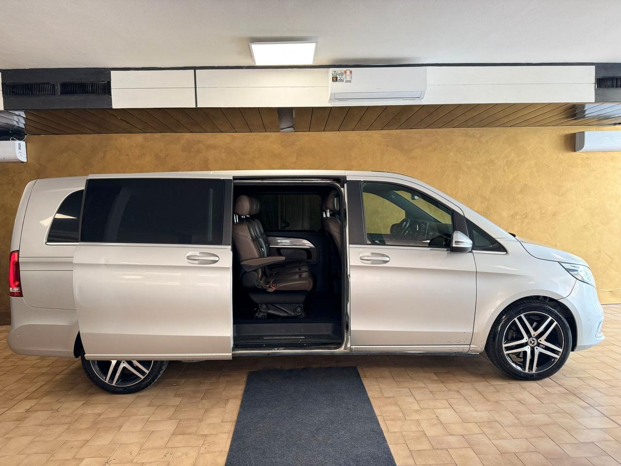 Mercedes-benz V 300 d Automatic 4Matic Premium Extralong