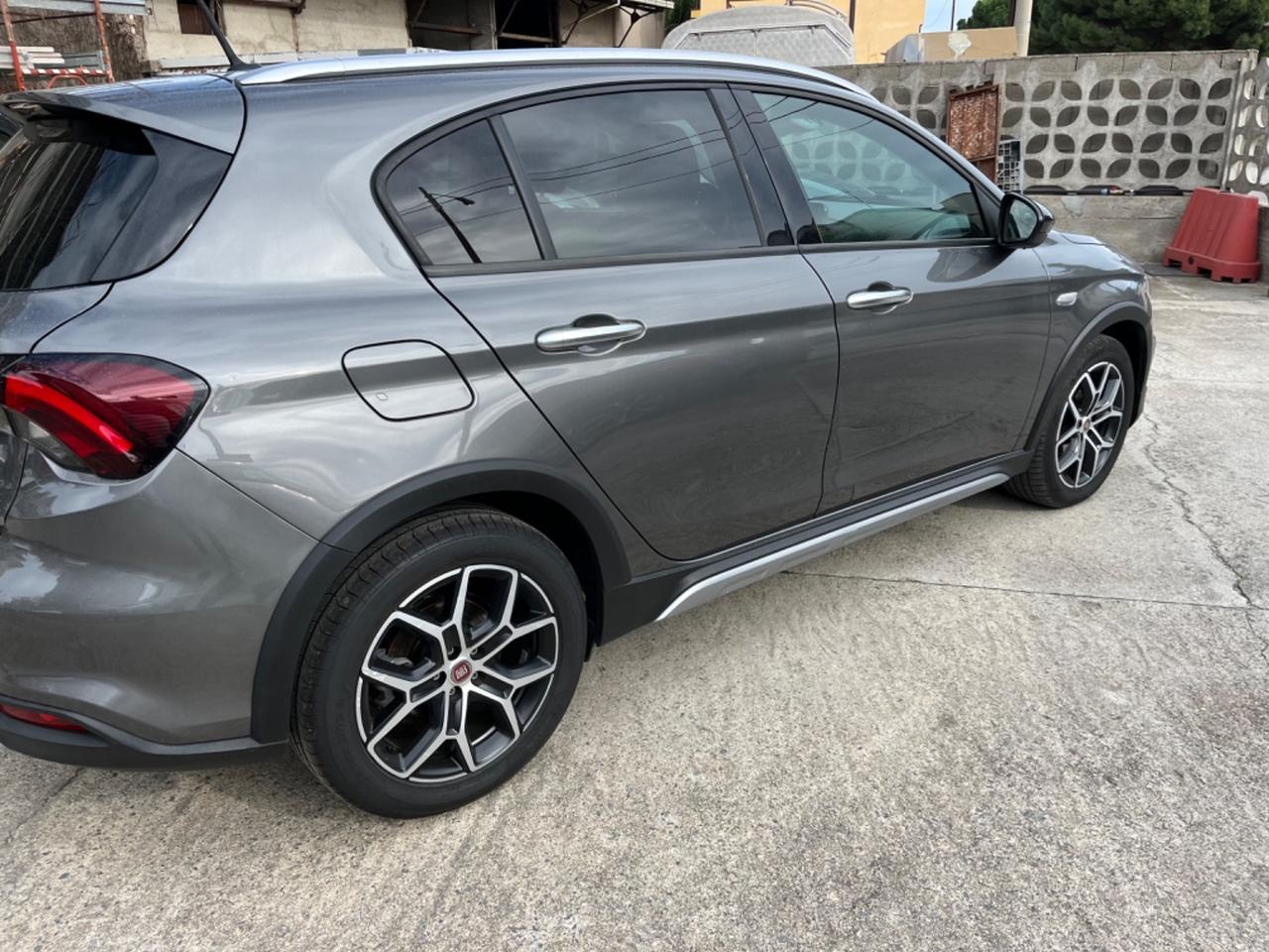 Fiat Tipo 1.6 Mjt S&S 5 porte Cross