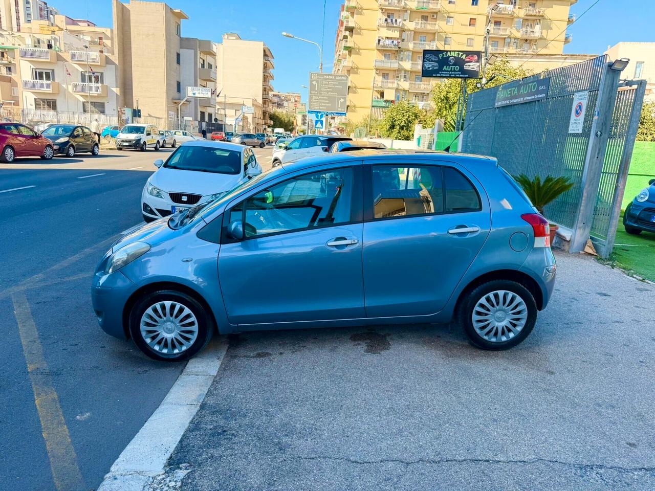 Toyota Yaris 1.0 5 porte Sol - Anno 2011 - Neopatentato