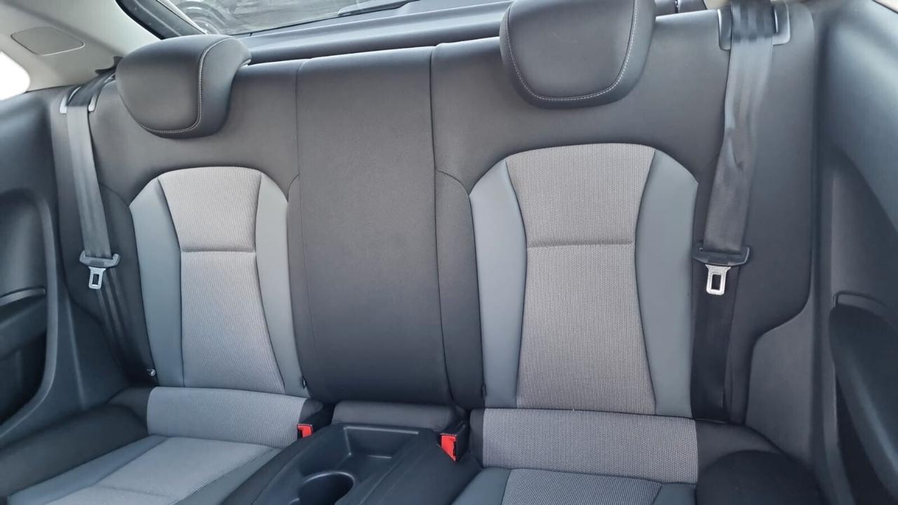 Audi A1 1.4 TDI Admired-90CV-66KW