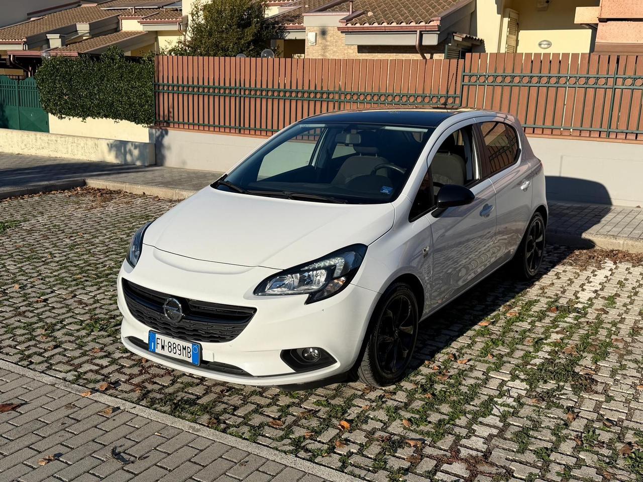 Opel Corsa 1.4 90CV GPL Tech Black Edition