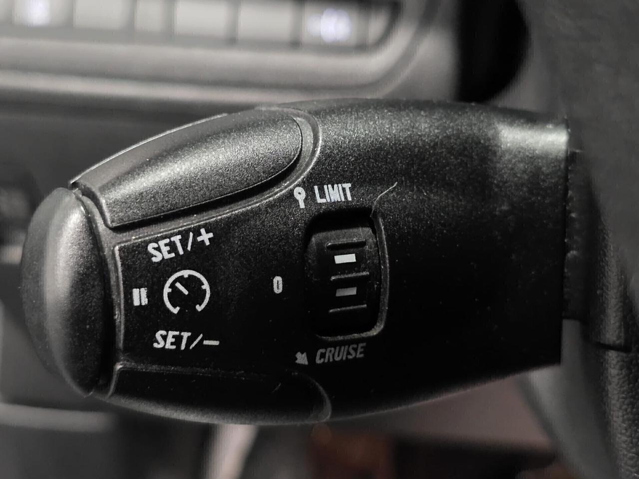 Peugeot 208 1.2 VTi 82 CV ALLURE 2013 NEOPATENTATI