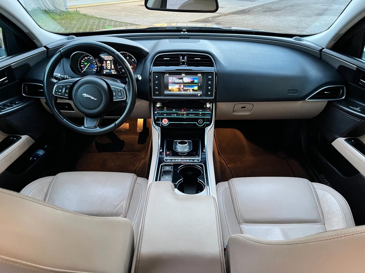 Jaguar XE 2.0 D Turbo Portfolio