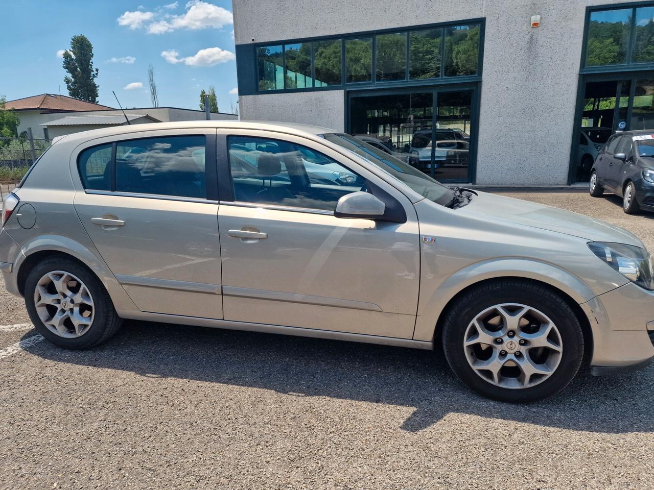 Opel Astra 1.7 CDTI 101CV 5 porte Cosmo
