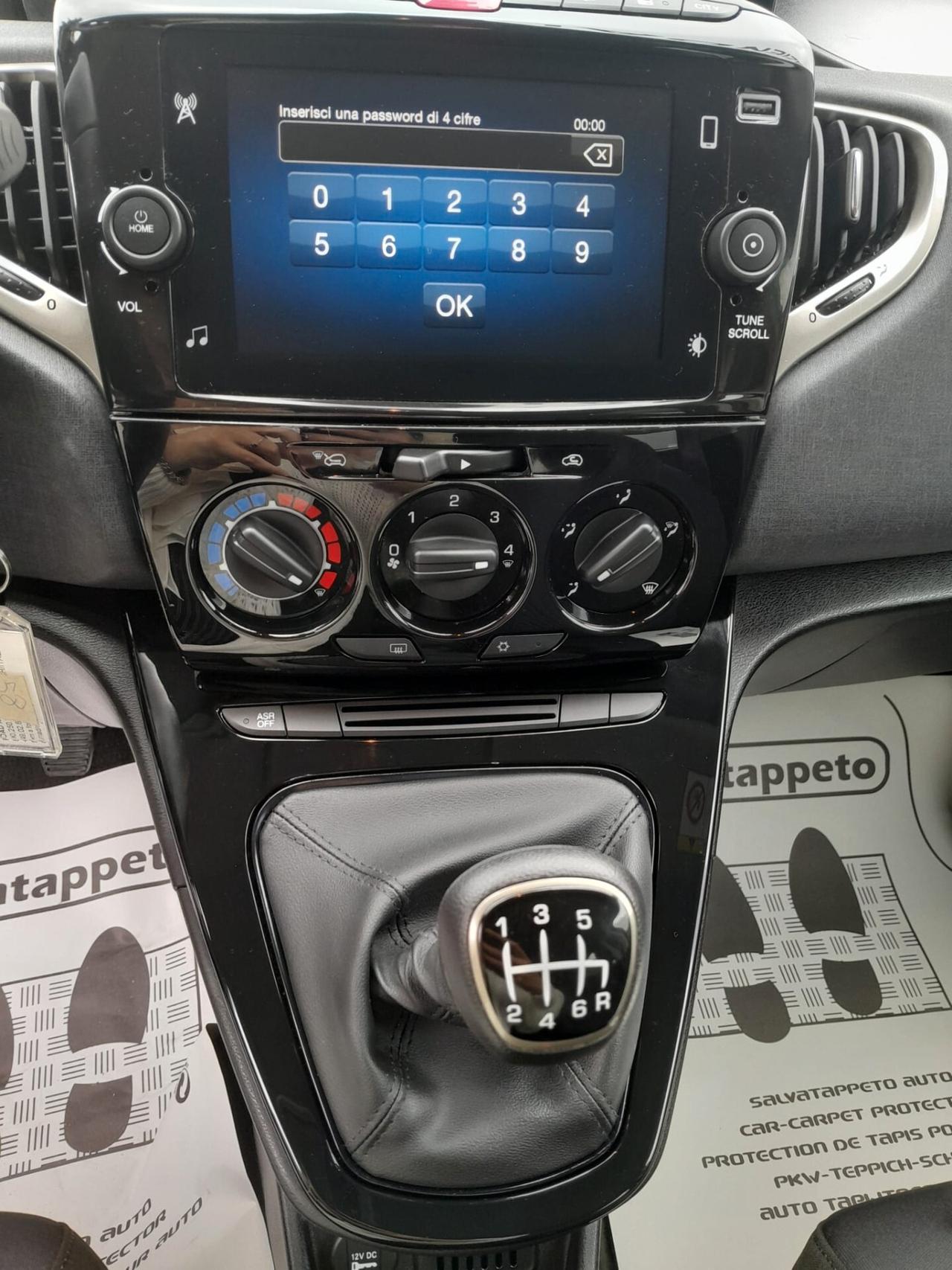 Lancia Ypsilon 1.0 FireFly 5 porte S&S Hybrid Ecochic Gold