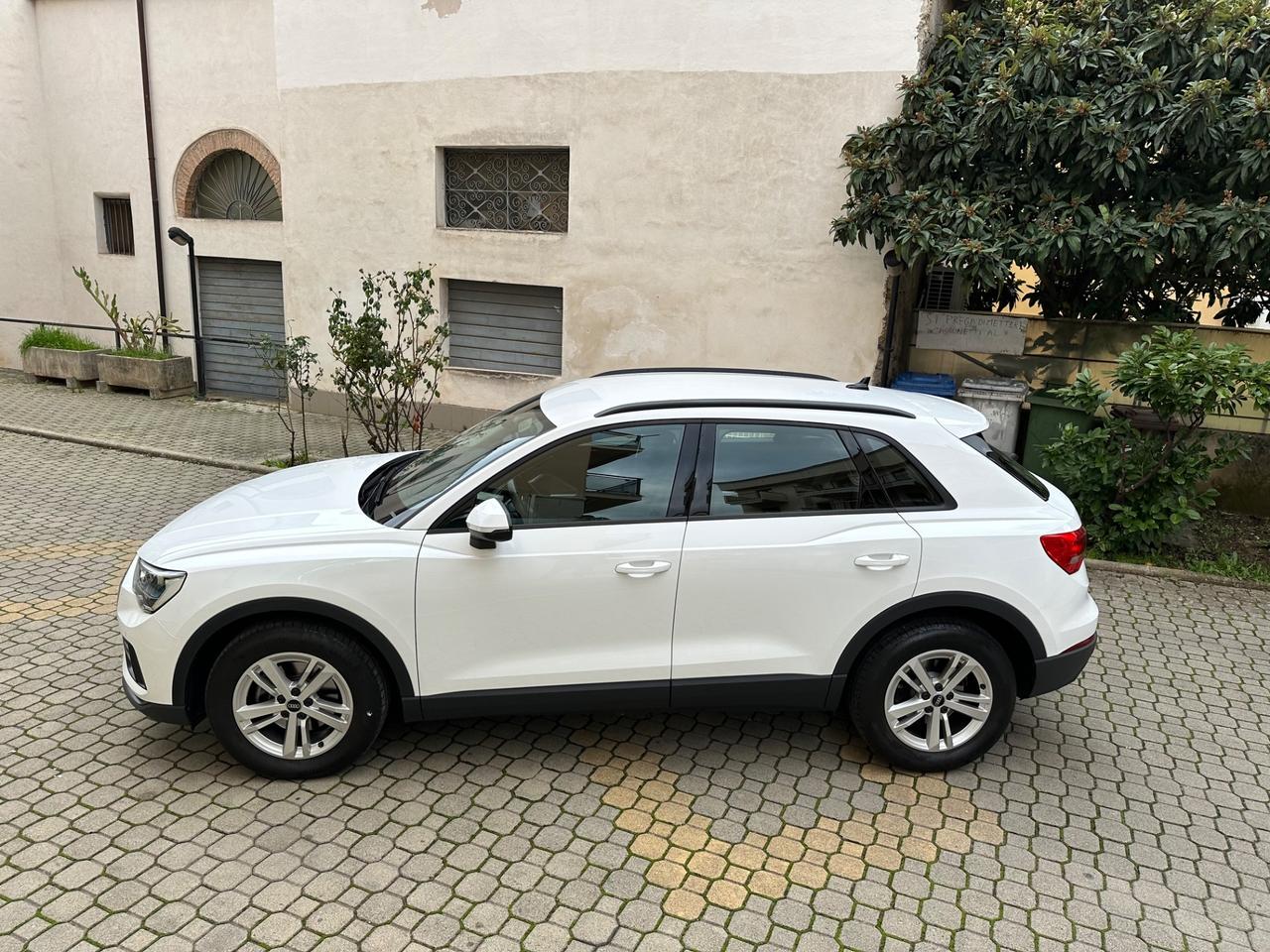 Audi Q3 35 TDI Business