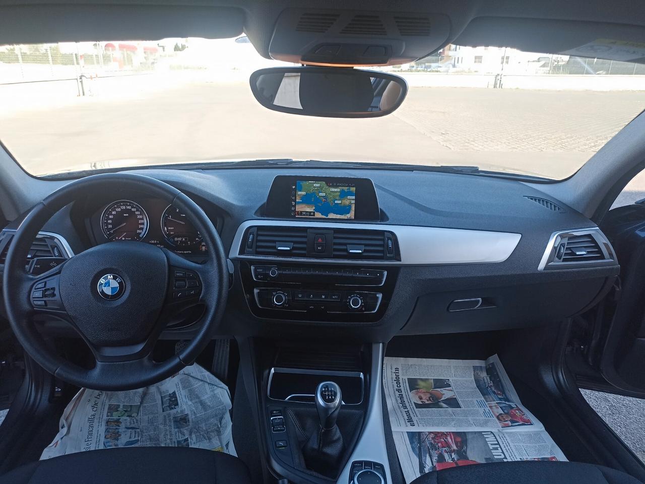 BMW 118d 5p. ADVANTAGE 05/2018 LED/NAVI/SENS.ANT/POST