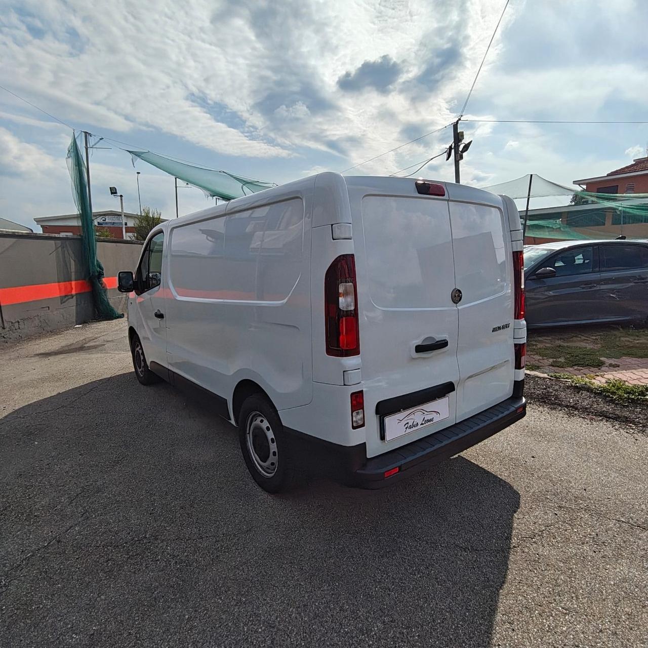 RENAULT Trafic T27 2.0 dci 120cv L1H1 Ice