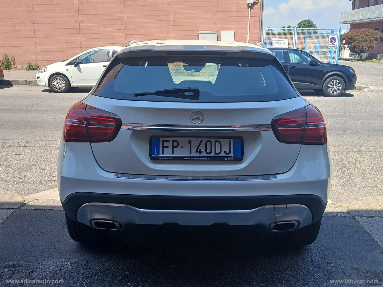 MERCEDES-BENZ GLA 200 d Automatic 4Matic Sport