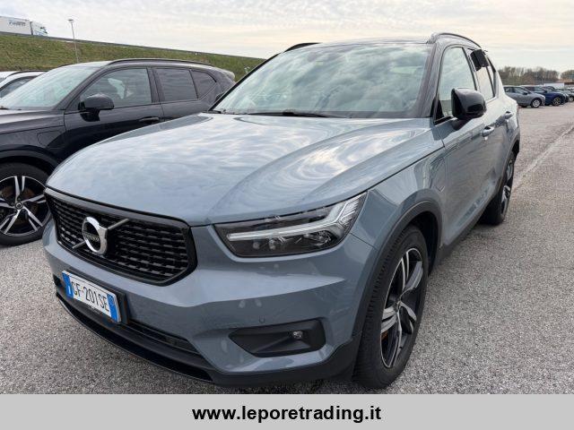 VOLVO XC40 T5 Recharge Plug-in Hybrid R-design