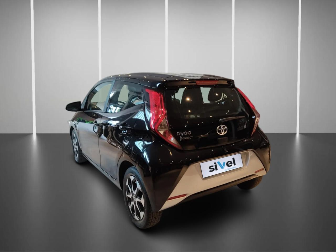 Toyota Aygo Connect 1.0 VVT-i 72 CV 5 porte x-clusiv