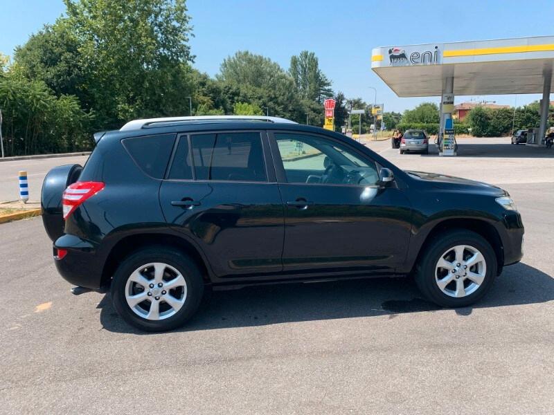 TOYOTA RAV4 3ª serie RAV4 2.2 D-4D 150 CV DPF ...
