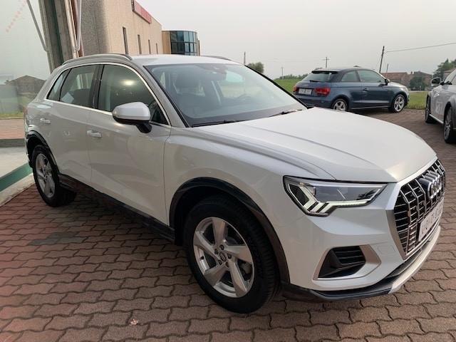 Audi Q3 35 TFSI S tronic Business Adv. Led, 18", CarPlay