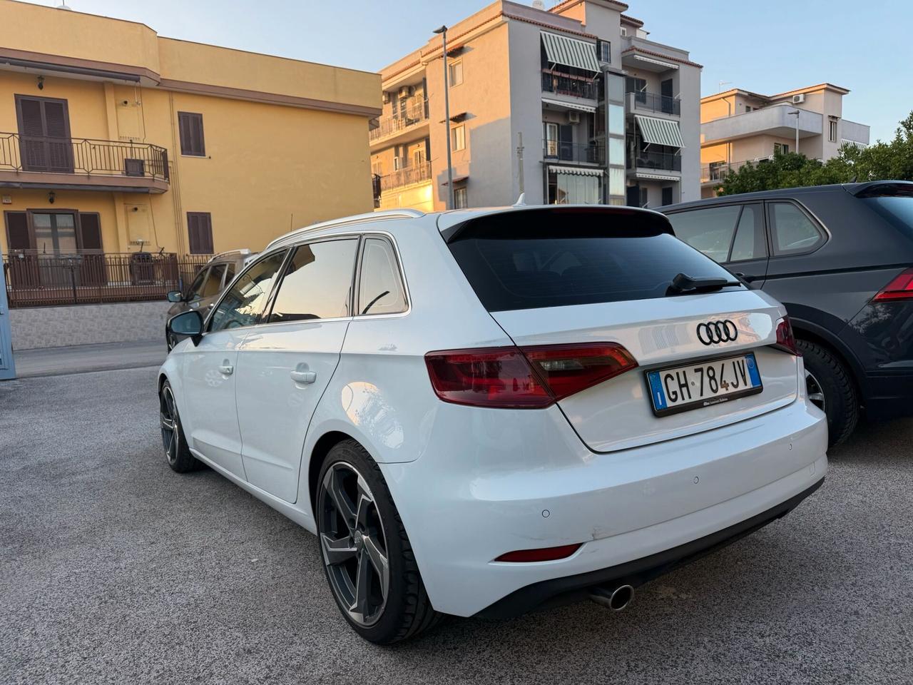 Audi A3 1.6 TDI clean diesel S tronic Young