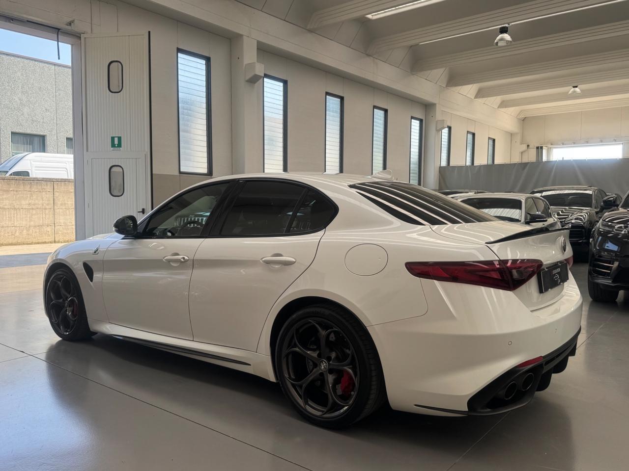 Alfa Romeo Giulia 2.9 V6 Bi-Turbo AT8 Quadrifoglio