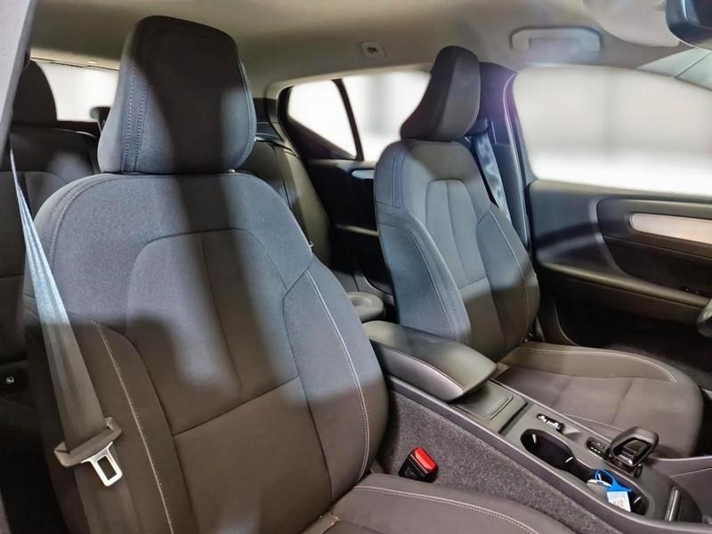 VOLVO XC40 T3 automatico Momentum Pro
