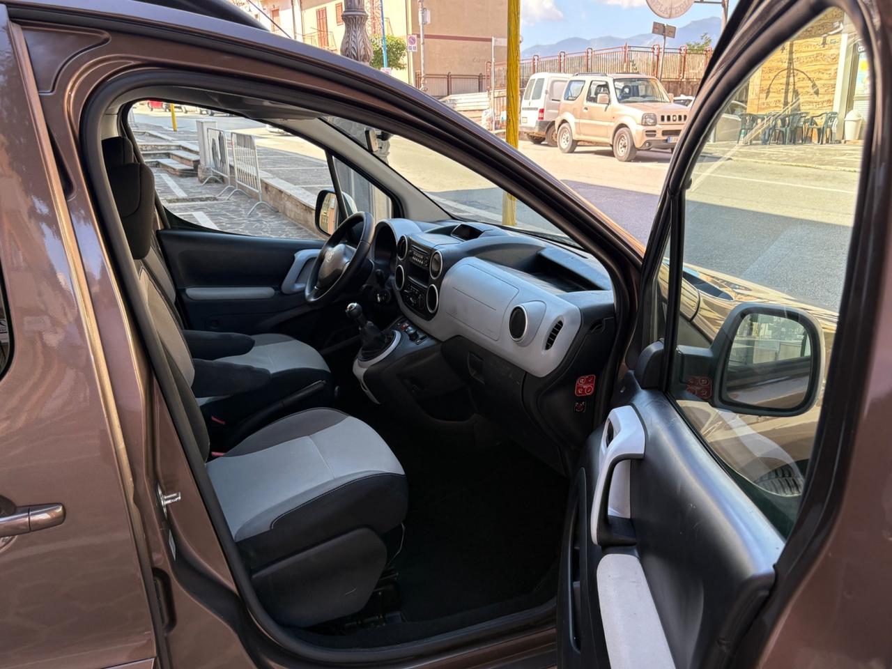 Peugeot Partner 1.6 e-HDi 92 CV AUTOCARRO N1