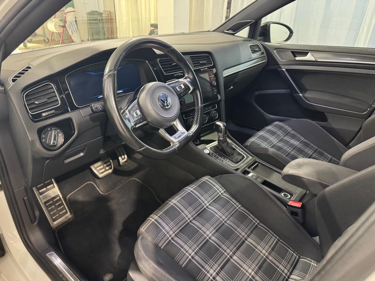 Volkswagen Golf GTD 2.0 TDI DSG 5p. BlueMotion Technology
