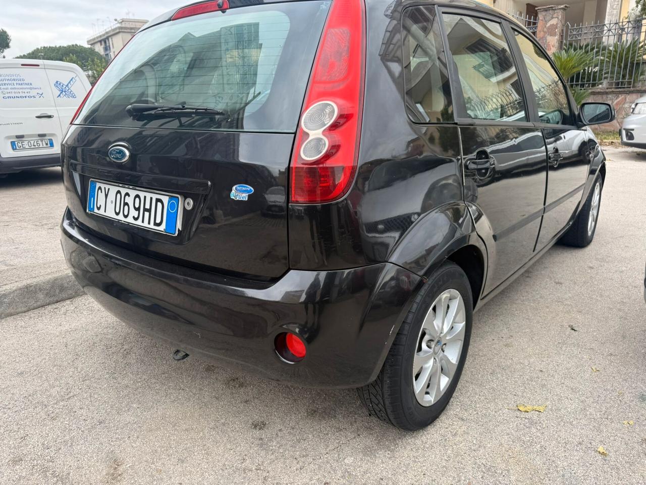 Ford Fiesta 1.2 16V 5P GHIA