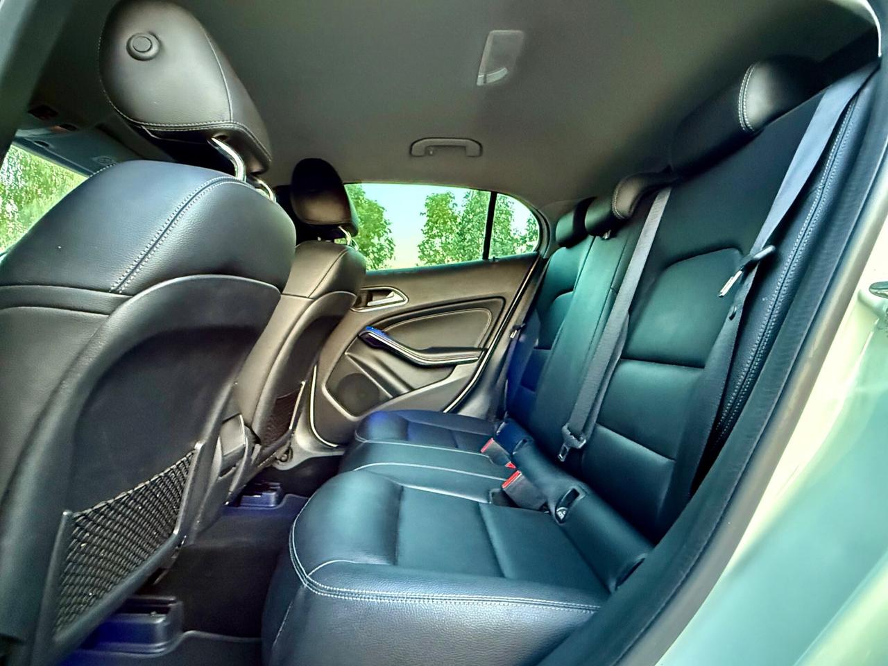 MERCEDES- BENZ GLA 200 D AUTOMATIC SPORT
