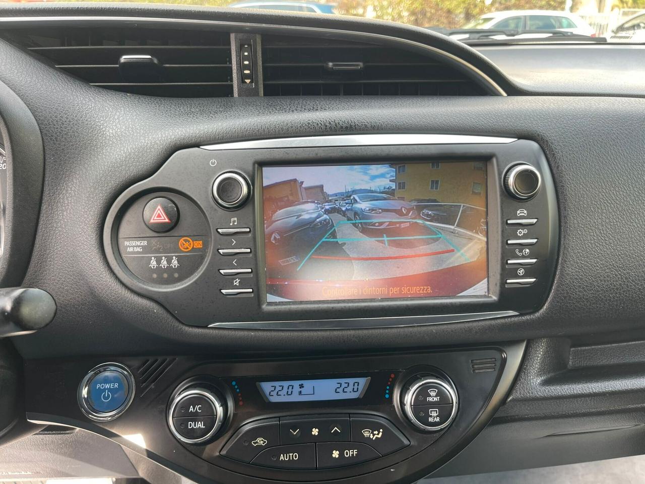 Toyota Yaris 1.5 Hybrid 5 porte Cool Red Edition