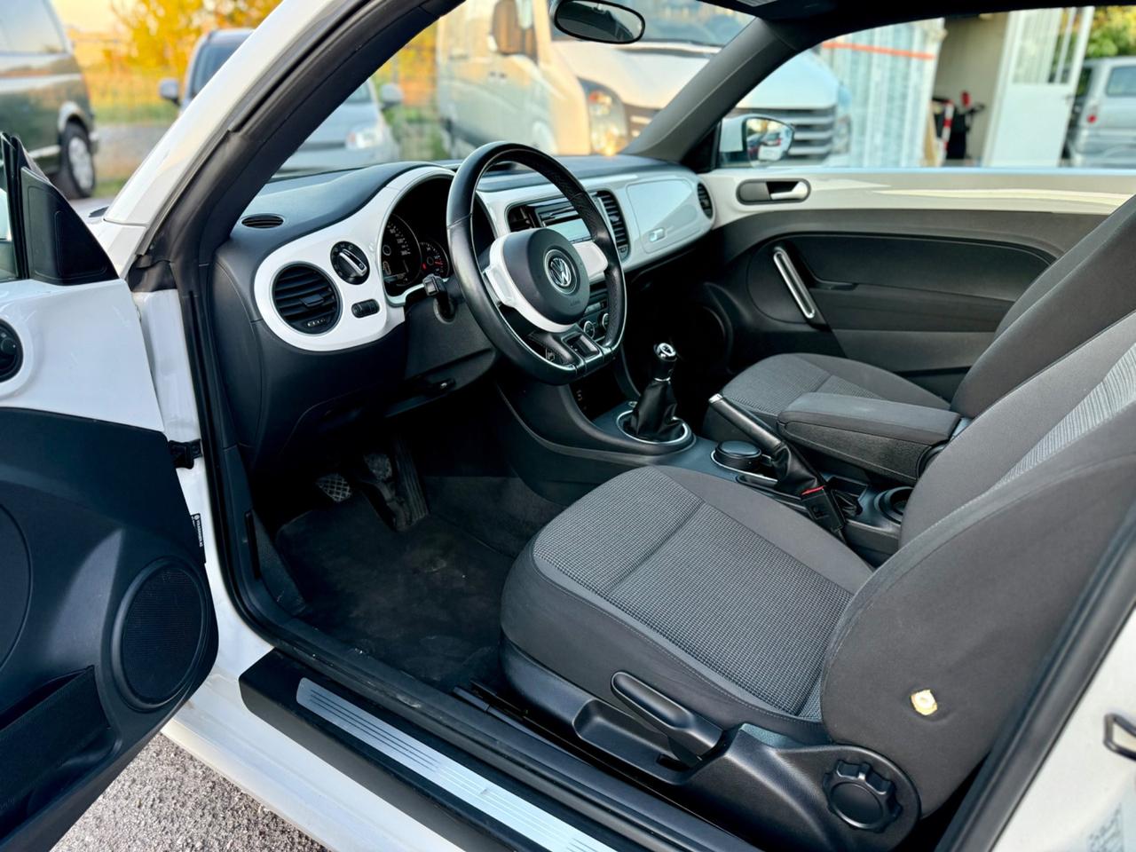 Volkswagen Maggiolino 1.6 TDI Design NEOPATENTATI