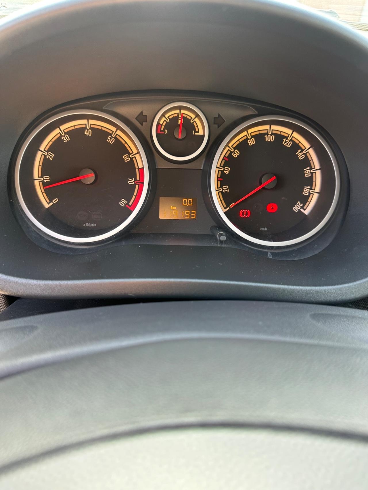 Opel Corsa 1.2 5 porte Cosmo 119.000km euro