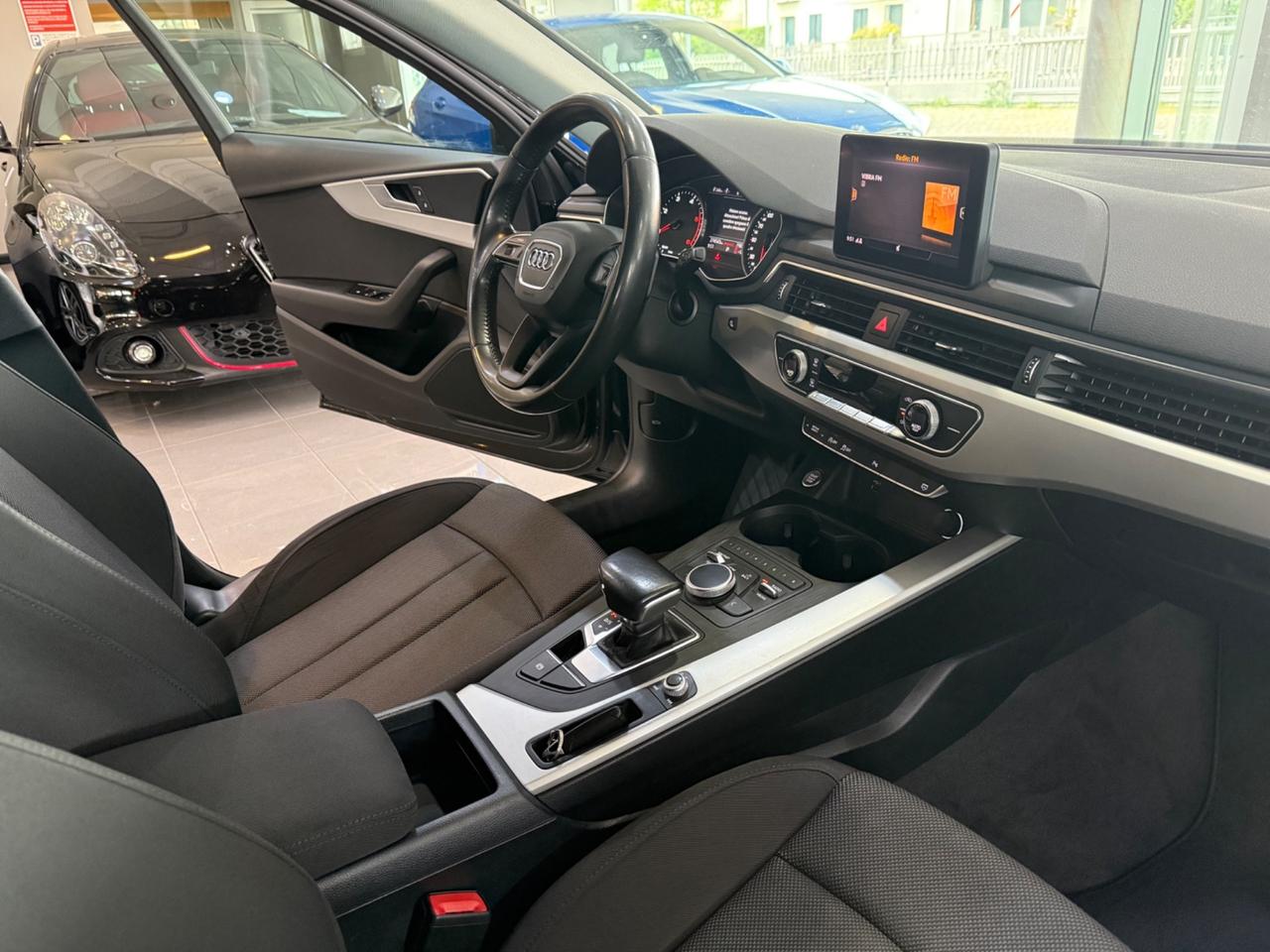 Audi A4 Avant 30 TDI S tronic Sport