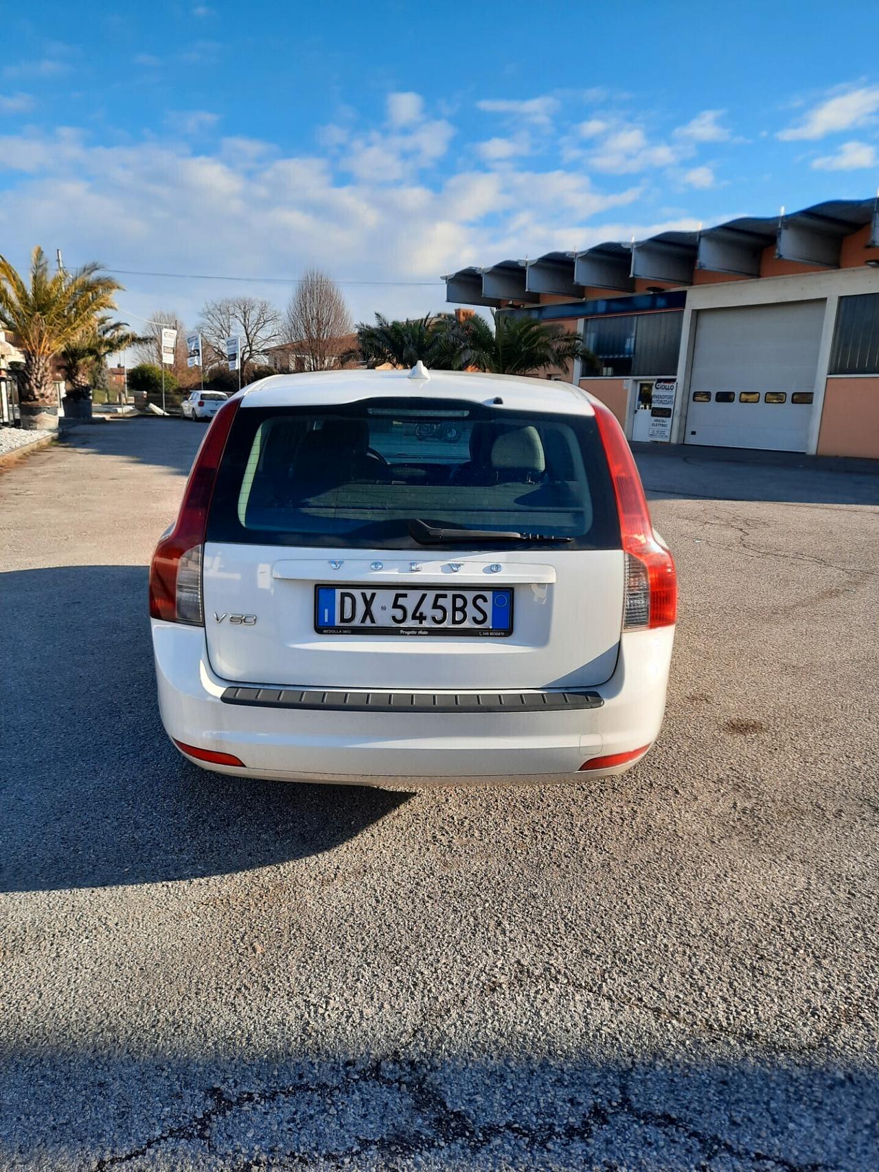 Volvo V50 1.6 D cat Momentum OK NEOPATENTATI