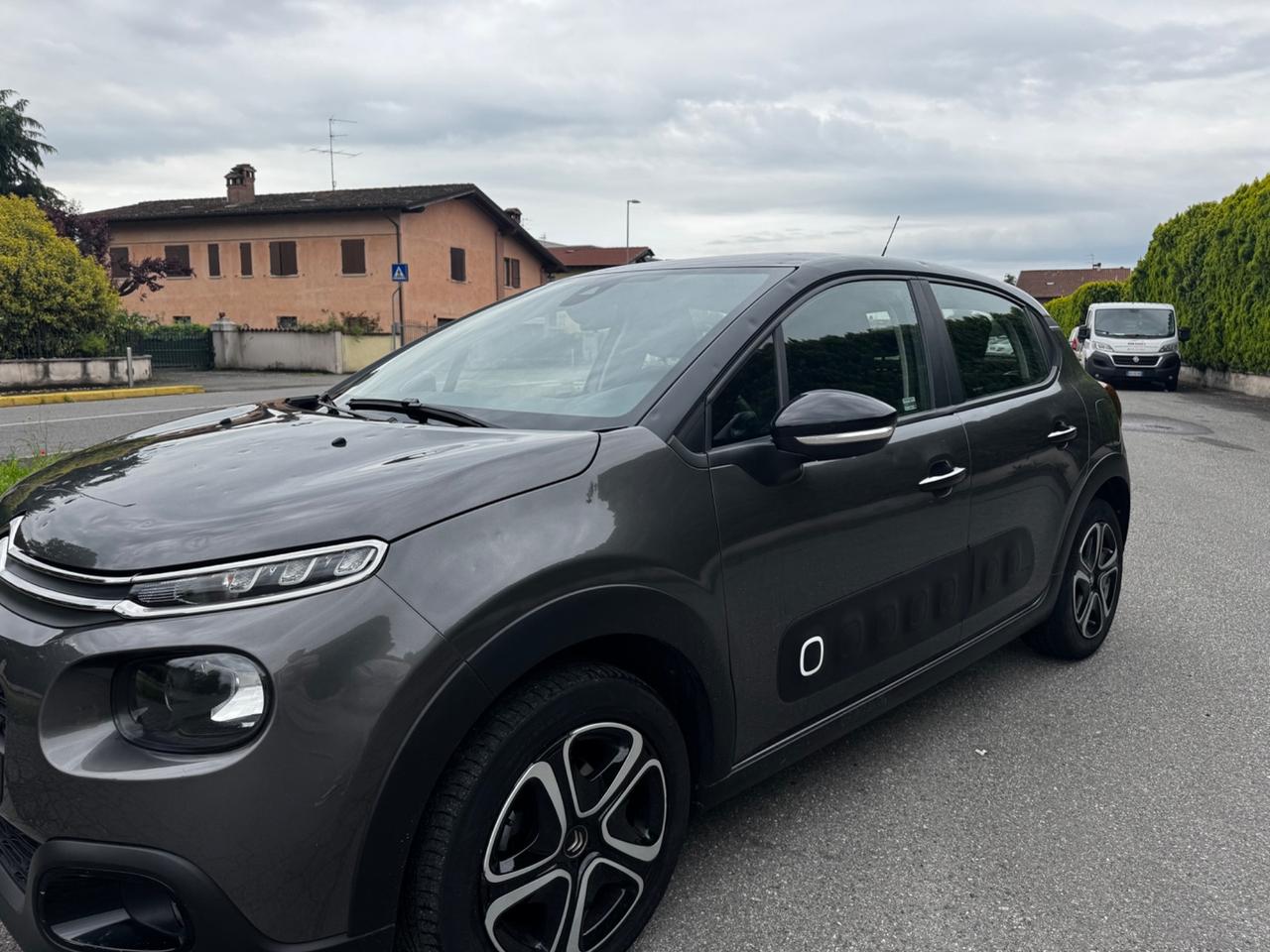 Citroen C3 , euro 6b, 92.000 km, grandinata, anno 2019
