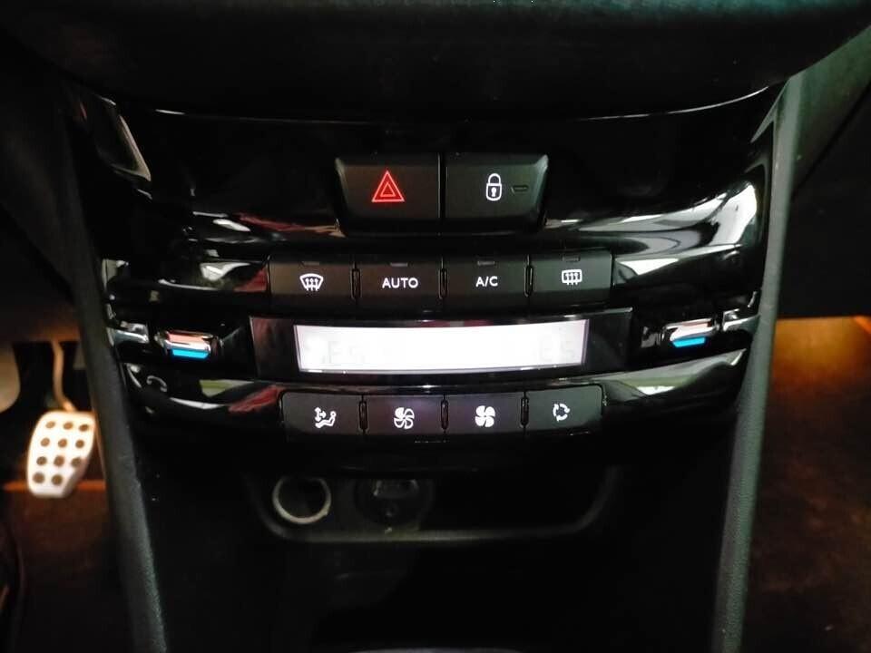 PEUGEOT 2008 1.2 PureTech 110 SeS GT LINE