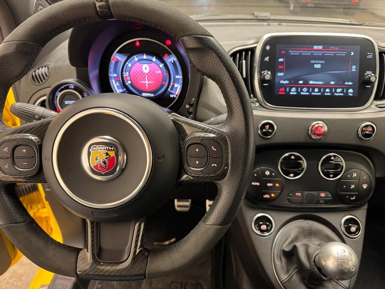 Abarth 595C 2016 - 595C 1.4 t-jet Competizione 180cv