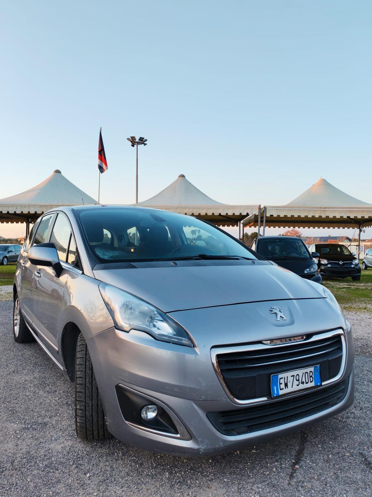 Peugeot 5008 1.6 HDi 115CV Allure