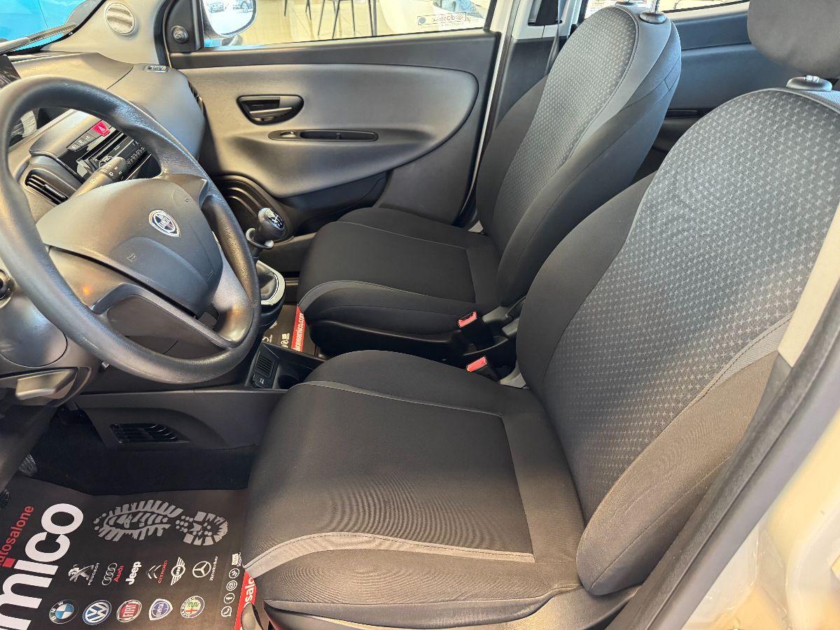 LANCIA Ypsilon 1.2 69 CV 5 porte Gold