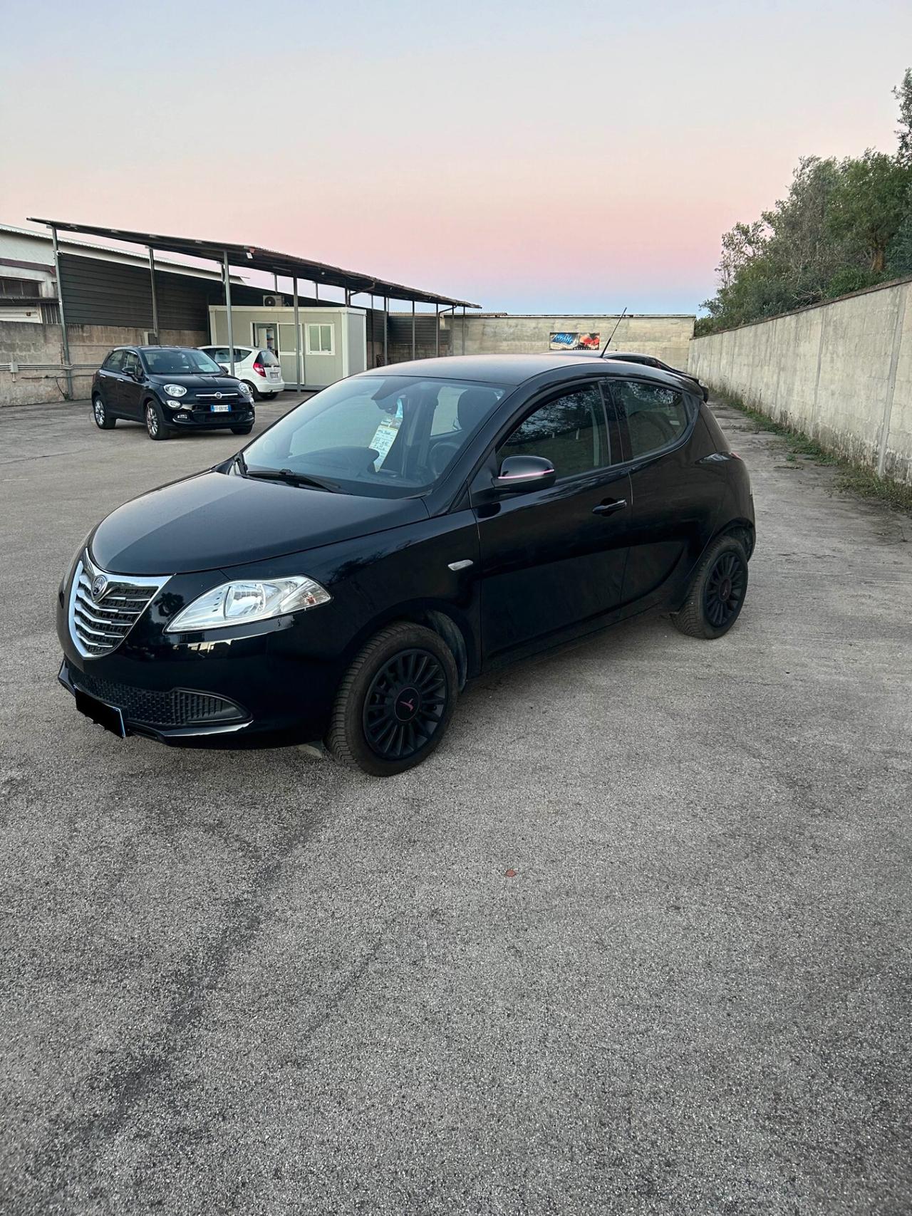 Lancia Ypsilon 1.2 69 CV 5 porte Elefantino