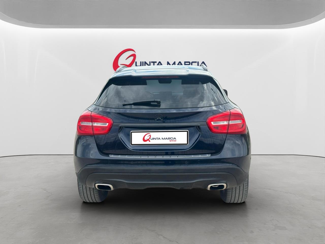 Mercedes-Benz GLA 200d SPORT AUTOMRETROCAMCARPLAY