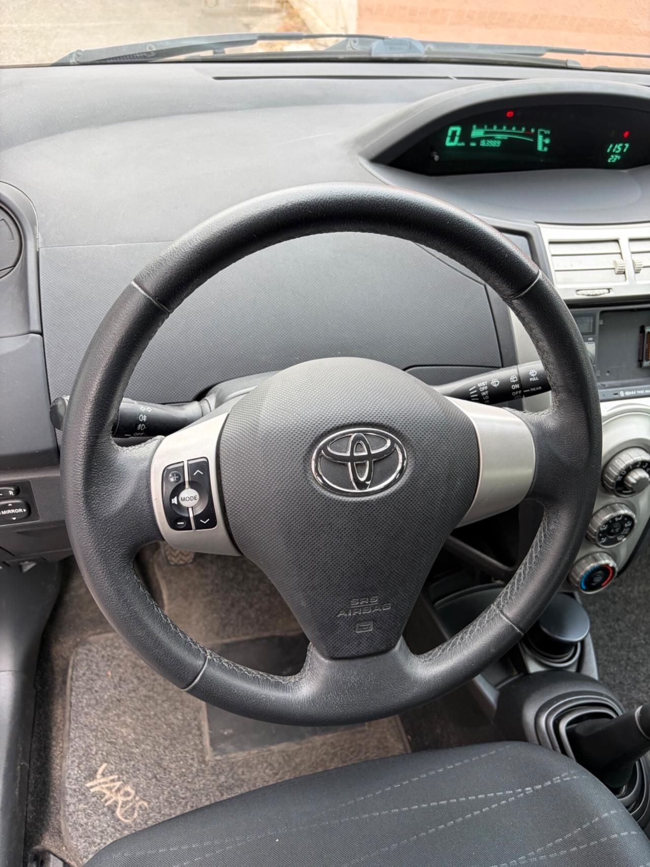 TOYOTA YARIS 1.4 D 5 PORTE NAVI "PERFETTA"