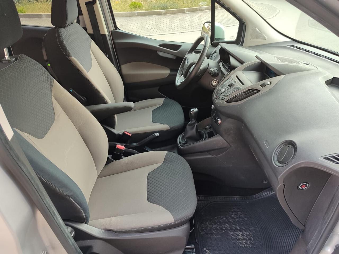 Ford Tourneo Courier 1.5 tdci 75CV VETTURA NUOVO!!