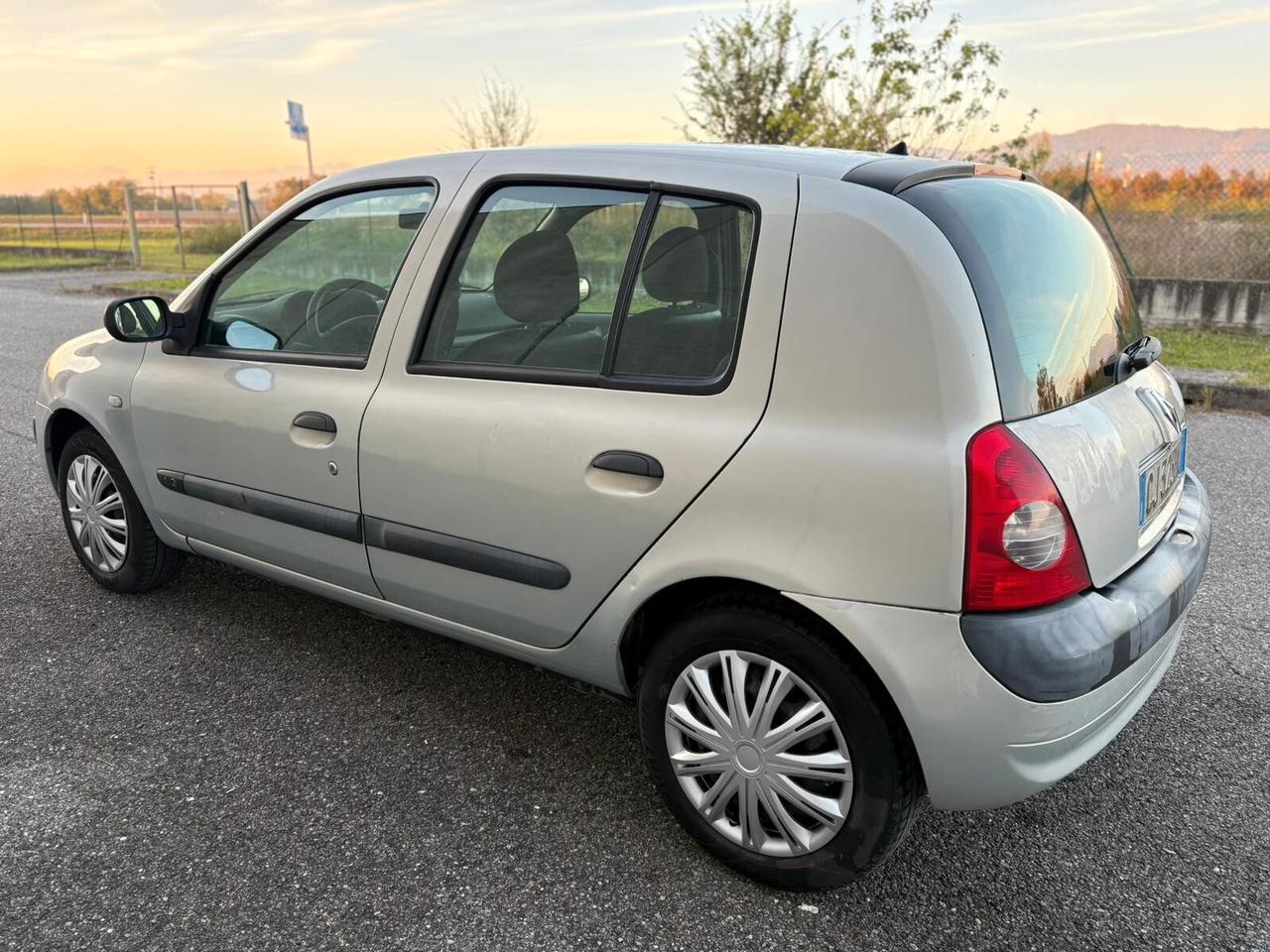 Renault Clio 1.2 16V 5 porte NEOPATENTATI
