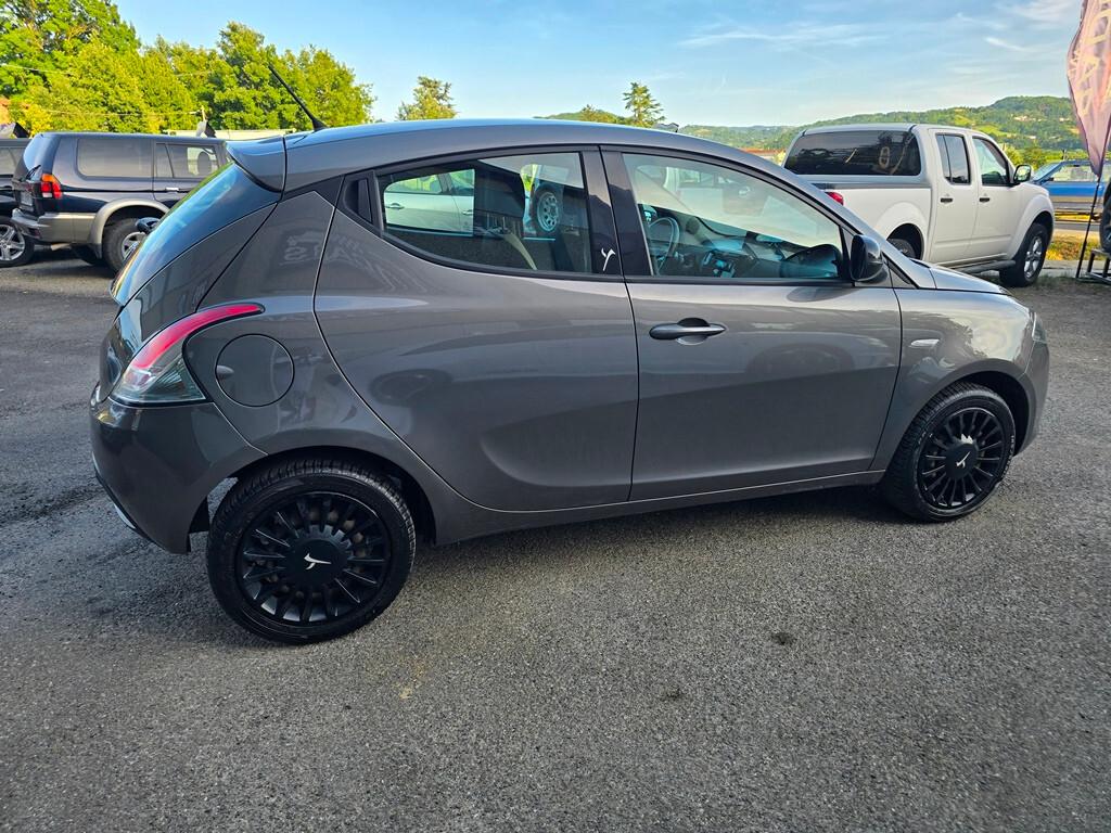 Lancia Ypsilon 1.2 69 CV GPL Ecochic Elefantino